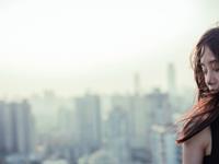 痴心绝对，宁愿唱独角戏也要爱下去的星女