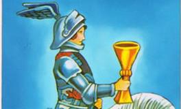 塔罗牌圣杯骑士正位代表什么意思？