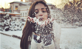 水瓶座的心志在远方，他们从来不把眼光局限在当下