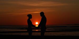 爱翻对象手机的星座，是占有欲还是太八卦？