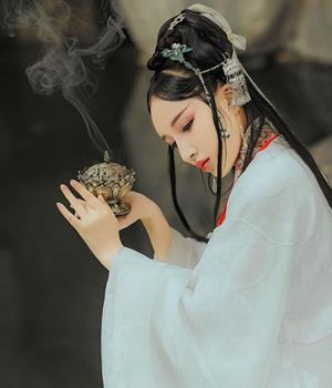 闹闹女巫店一周星座运势（3.30-4.5）